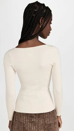 Cheap ⭐ JoosTricot Scoop Neck Sweater Cream 🥰 -DEMYLEE SHOP joodb3015610d92 1663250768396 2 0. UX540 . QL90